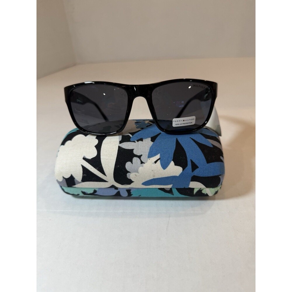 Tommy Hilfiger Wilson MP OM563‎ Rectangular Sunglasses Black & Vera Bradley Case